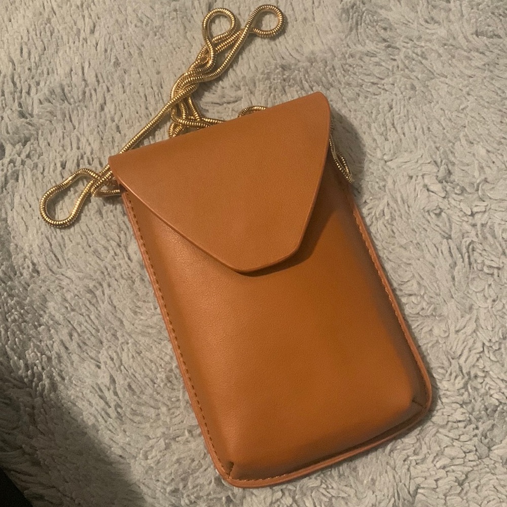 ✨Street Level Envelope Crossbody